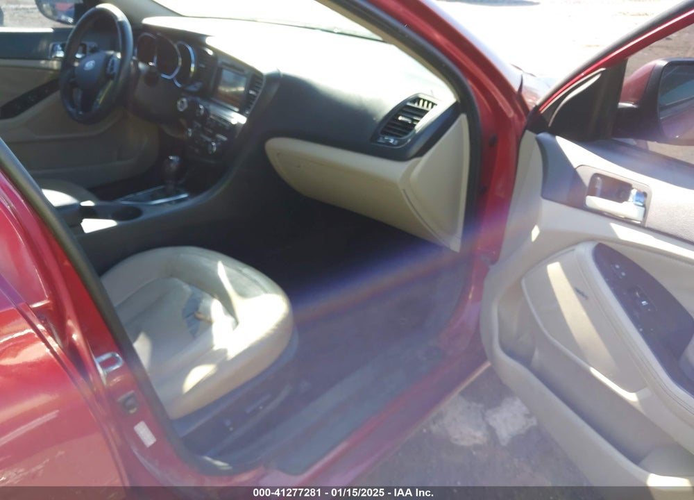 2011 KIA OPTIMA EX VIN: KNAGN4A74B5190052