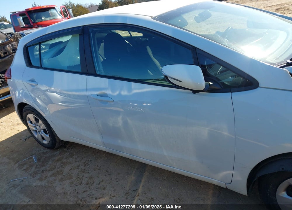 2017 KIA FORTE VIN: KNAFK5A88H5703198