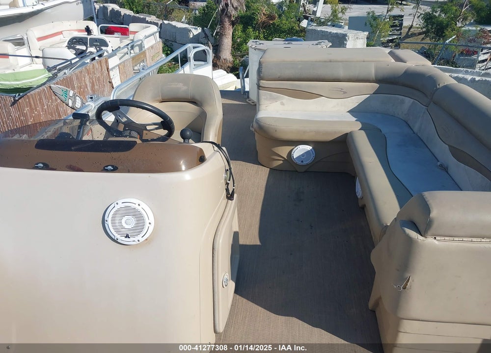 2018 BENNINGTON OTHER VIN: ETWE8620F718