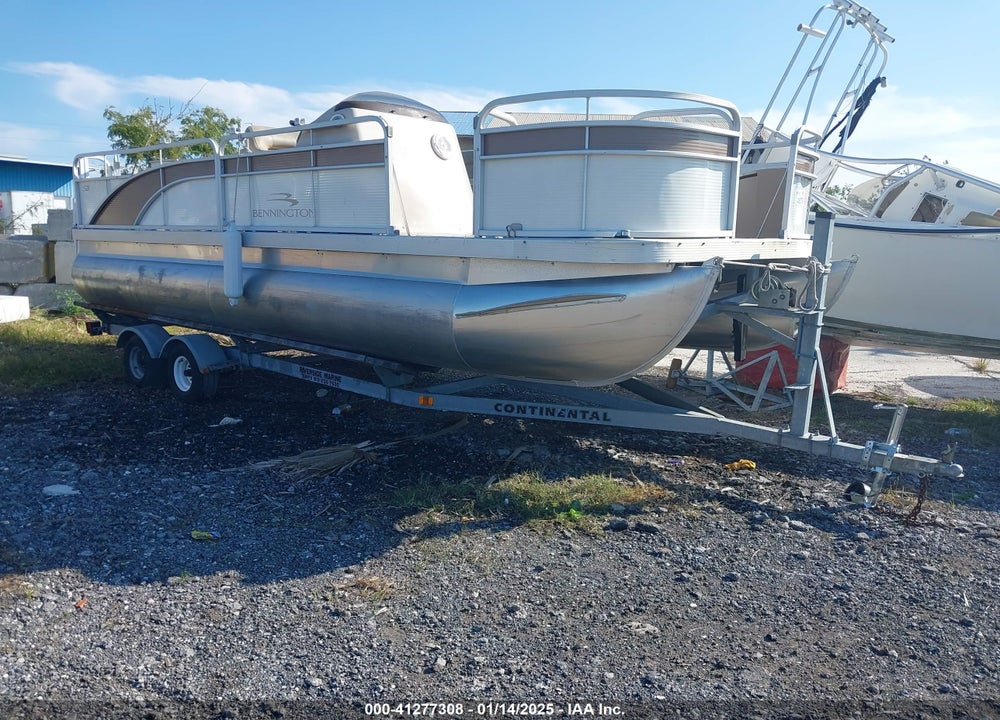 2018 BENNINGTON OTHER VIN: ETWE8620F718