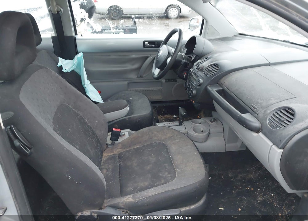 2002 VOLKSWAGEN NEW BEETLE GLS VIN: 3VWCB21C82M443988