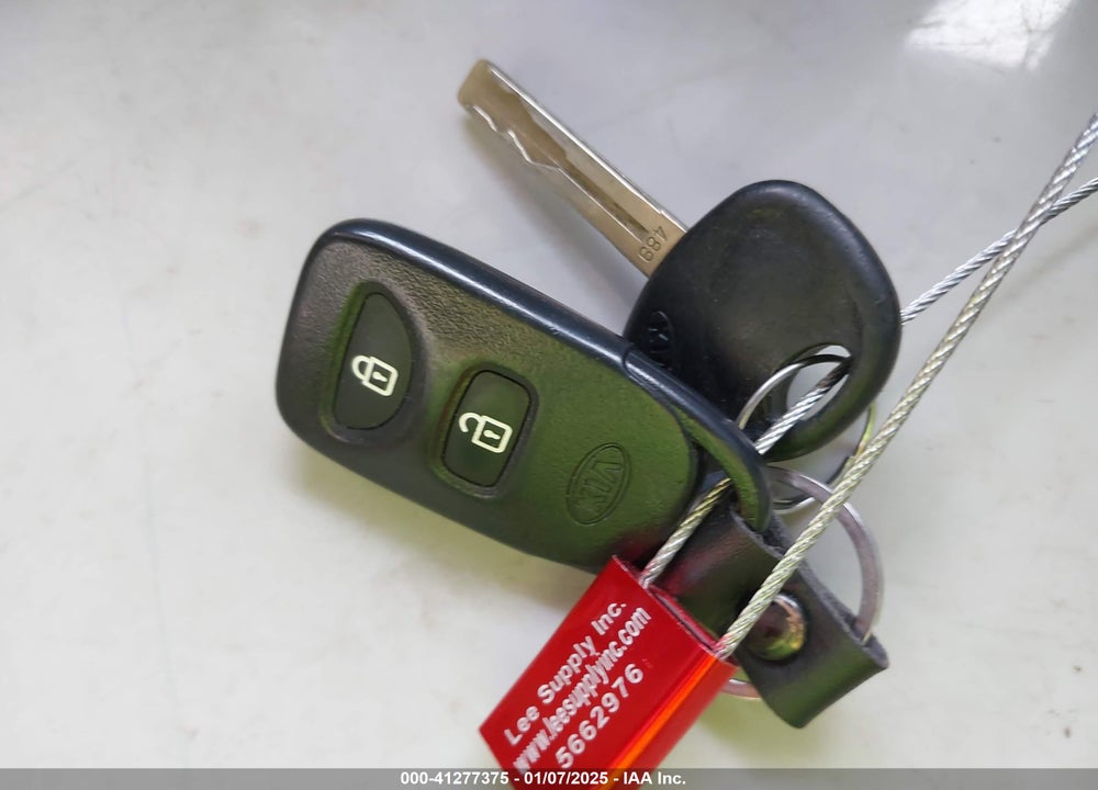 2012 KIA SORENTO LX VIN: 5XYKTCA68CG278860