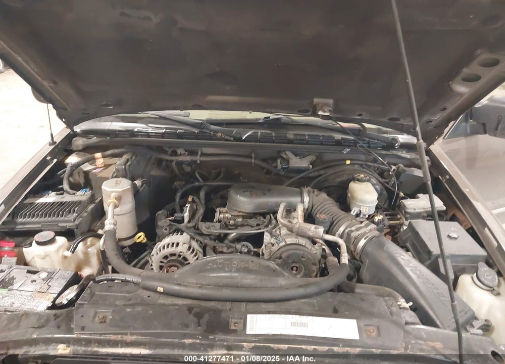 2000 CHEVROLET BLAZER LS VIN: 1GNDT13W7YK164884