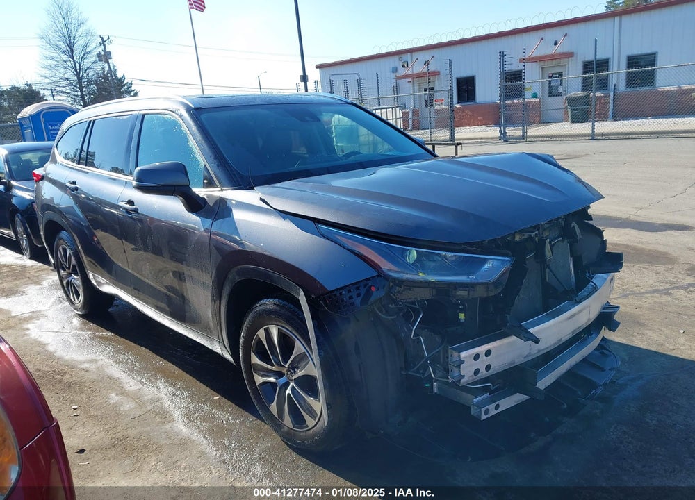 2021 TOYOTA HIGHLANDER XLE VIN: 5TDGZRAH1MS533118