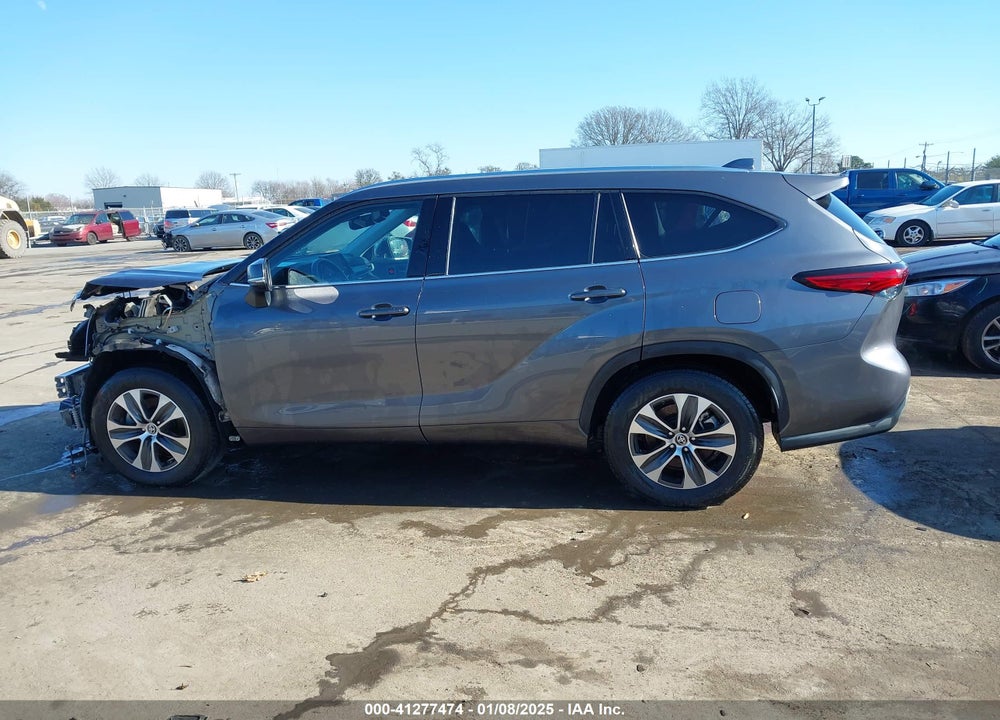 2021 TOYOTA HIGHLANDER XLE VIN: 5TDGZRAH1MS533118