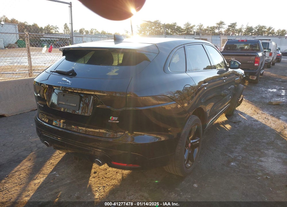 2018 JAGUAR F-PACE S VIN: SADCM2FV0JA284617