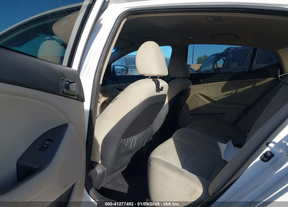 2015 KIA OPTIMA LX VIN: KNAGM4A71F5546983