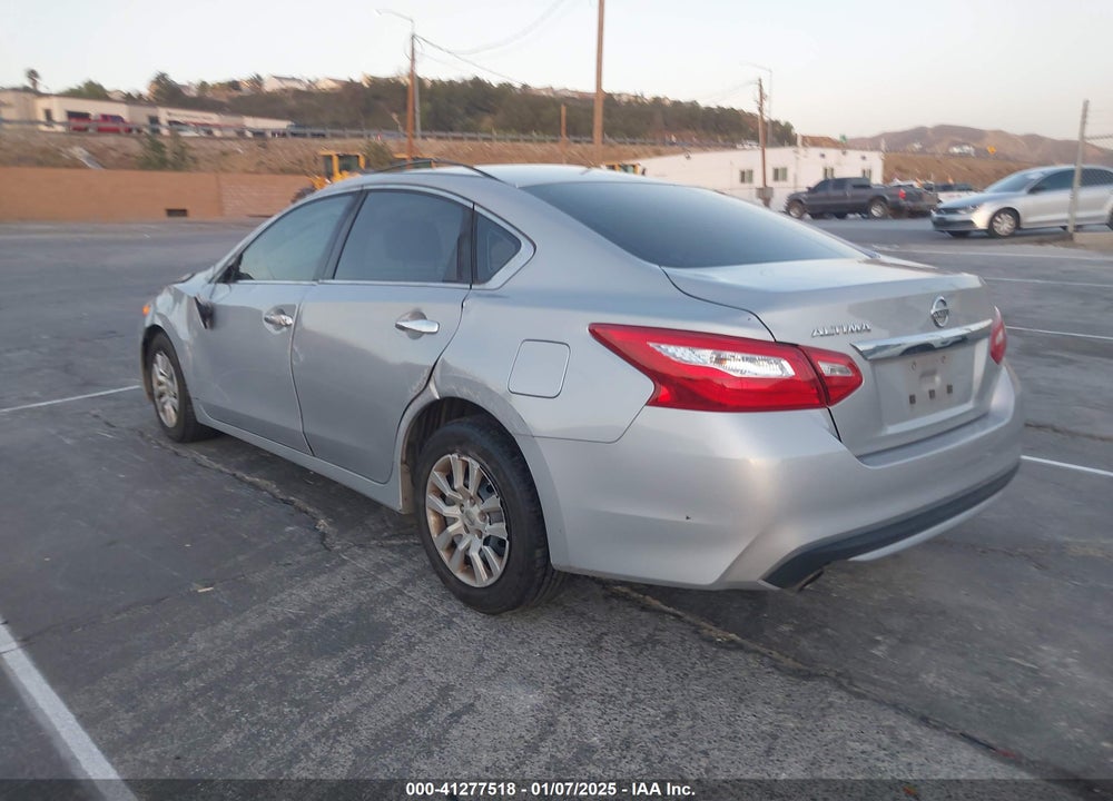 2017 NISSAN ALTIMA VIN: 1N4AL3AP7HN332031