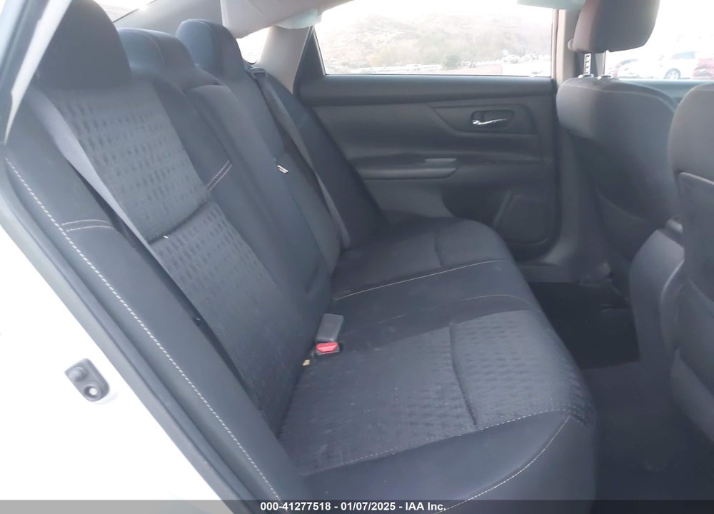 2017 NISSAN ALTIMA VIN: 1N4AL3AP7HN332031
