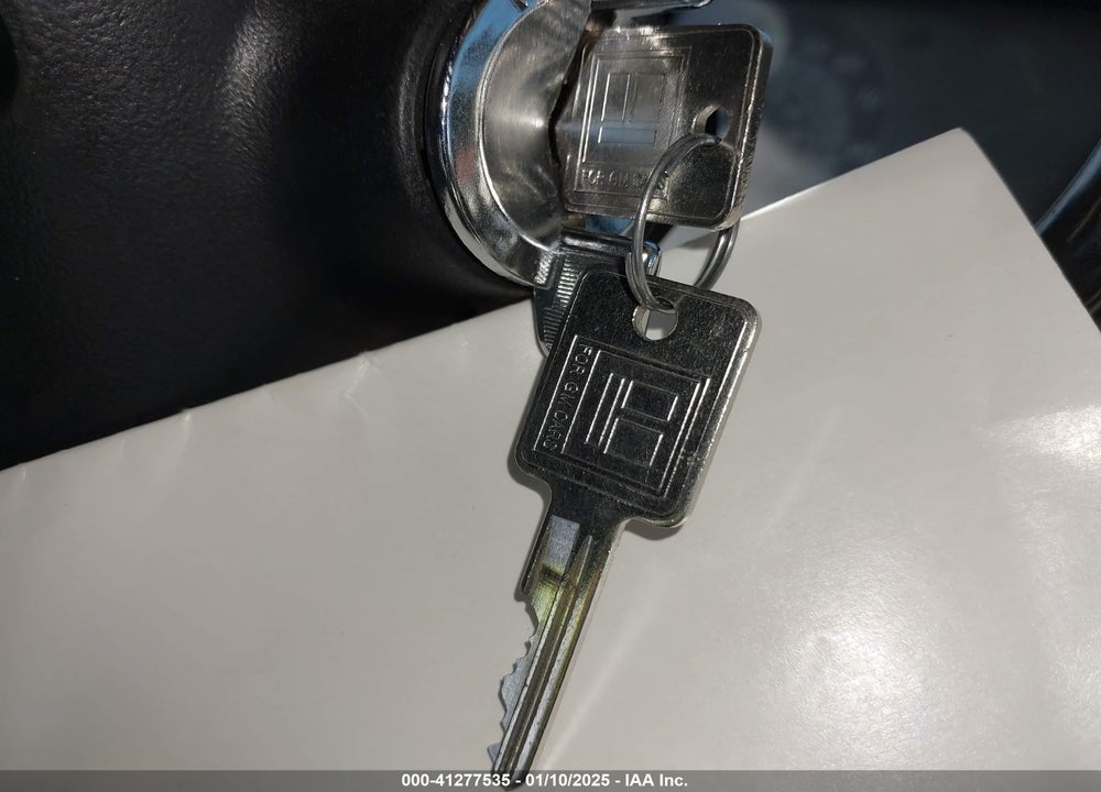 1993 CHEVROLET P30 VIN: 1GBJP37N7P3314079