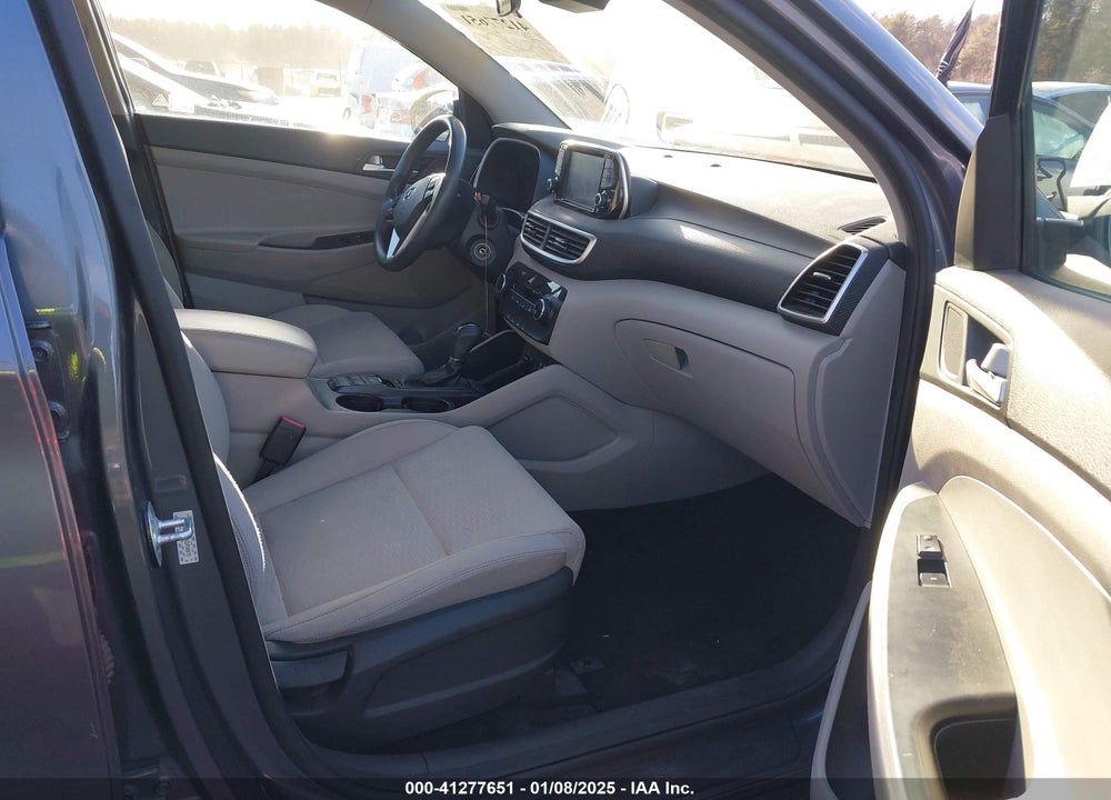 2019 HYUNDAI TUCSON SE VIN: KM8J2CA42KU990075