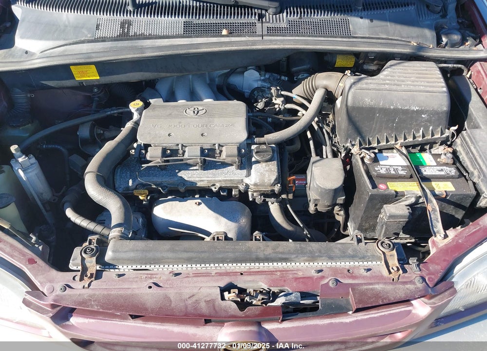 1998 TOYOTA SIENNA XLE VIN: 4T3ZF13C6WU029251