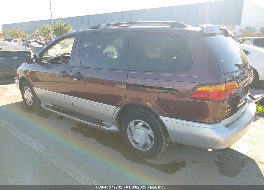 1998 TOYOTA SIENNA XLE VIN: 4T3ZF13C6WU029251