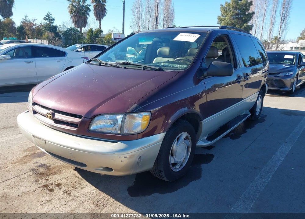 1998 TOYOTA SIENNA XLE VIN: 4T3ZF13C6WU029251