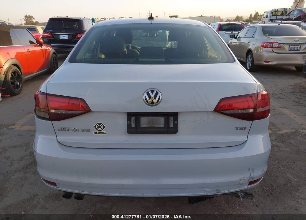 2017 VOLKSWAGEN JETTA 1.4T SE VIN: 3VWDB7AJ0HM368664