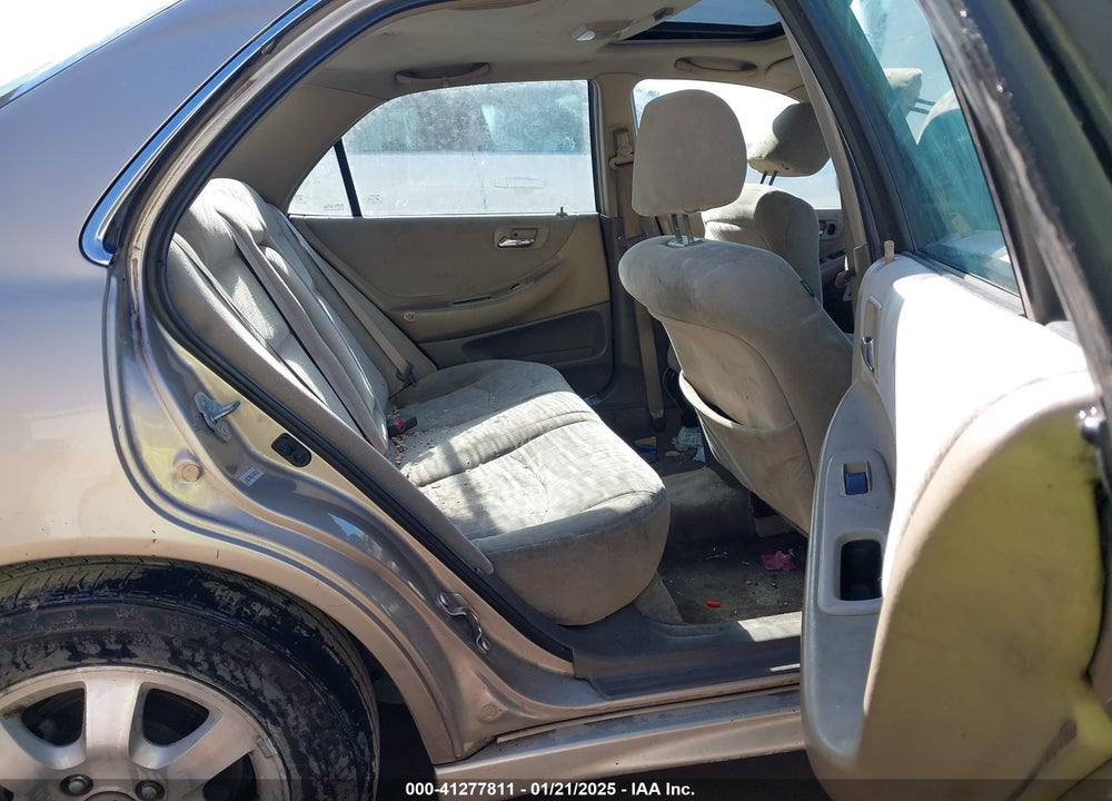 2001 HONDA ACCORD 2.3 EX VIN: 1HGCG56651A091619