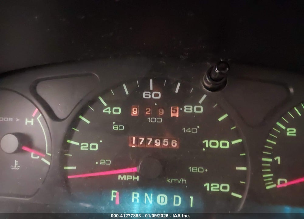 2003 FORD TAURUS SE VIN: 1FAFP53U23G128176