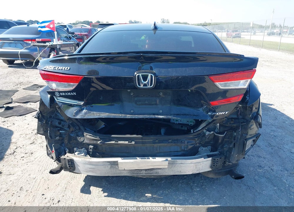 2018 HONDA ACCORD VIN: 1HGCV1F3XJA269058