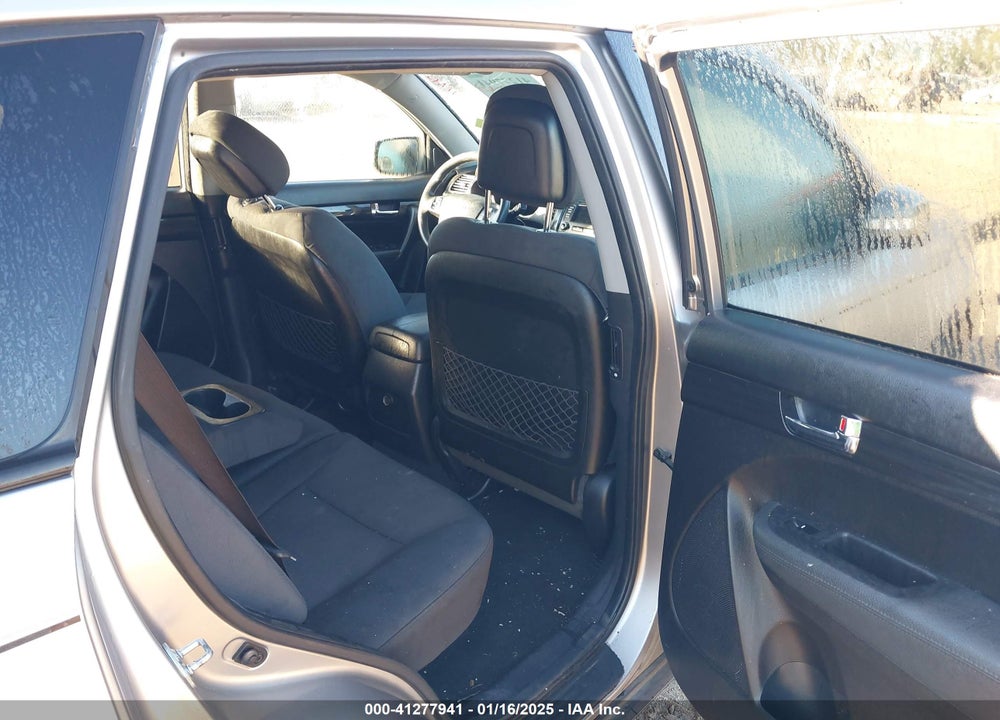 2013 KIA SORENTO LX VIN: 5XYKT3A63DG424793
