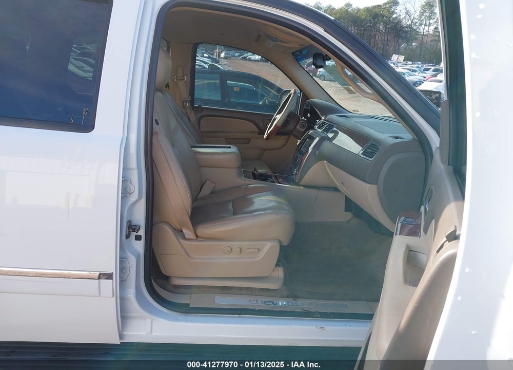 2011 CHEVROLET TAHOE LTZ VIN: 1GNSCCE01BR175342