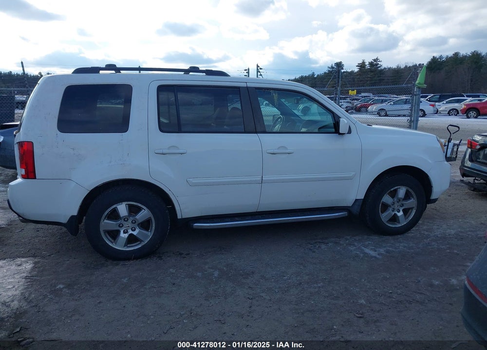 2010 HONDA PILOT EX-L VIN: 5FNYF4H59AB026611