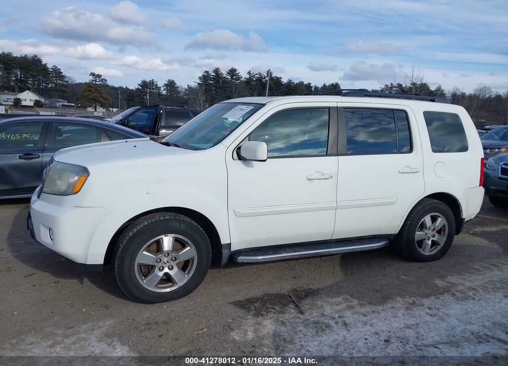 2010 HONDA PILOT EX-L VIN: 5FNYF4H59AB026611