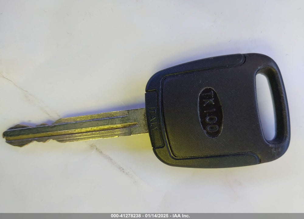 2008 TOYOTA COROLLA LE VIN: 2T1BR32E58C871633