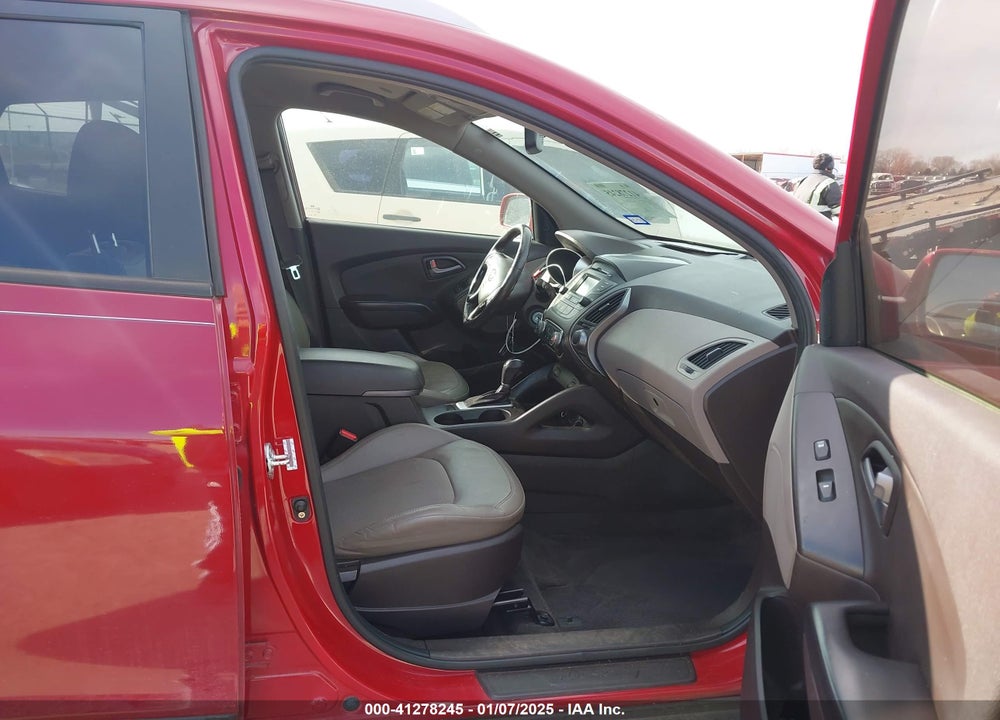 2014 HYUNDAI TUCSON SE VIN: KM8JU3AG9EU846595