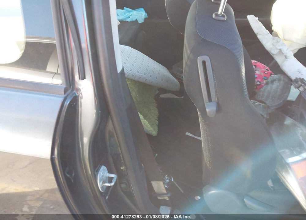2005 SCION TC VIN: JTKDE177150016476