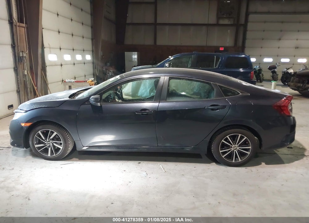 2017 HONDA CIVIC VIN: 2HGFC2F57HH531768