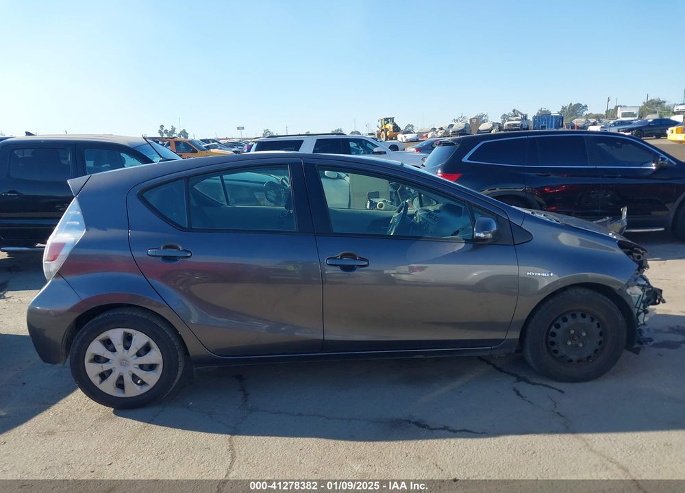 2013 TOYOTA PRIUS C THREE VIN: JTDKDTB39D1557544