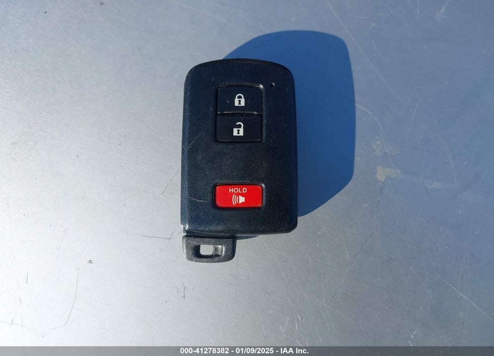 2013 TOYOTA PRIUS C THREE VIN: JTDKDTB39D1557544