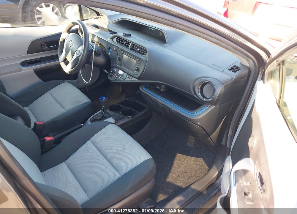 2013 TOYOTA PRIUS C THREE VIN: JTDKDTB39D1557544