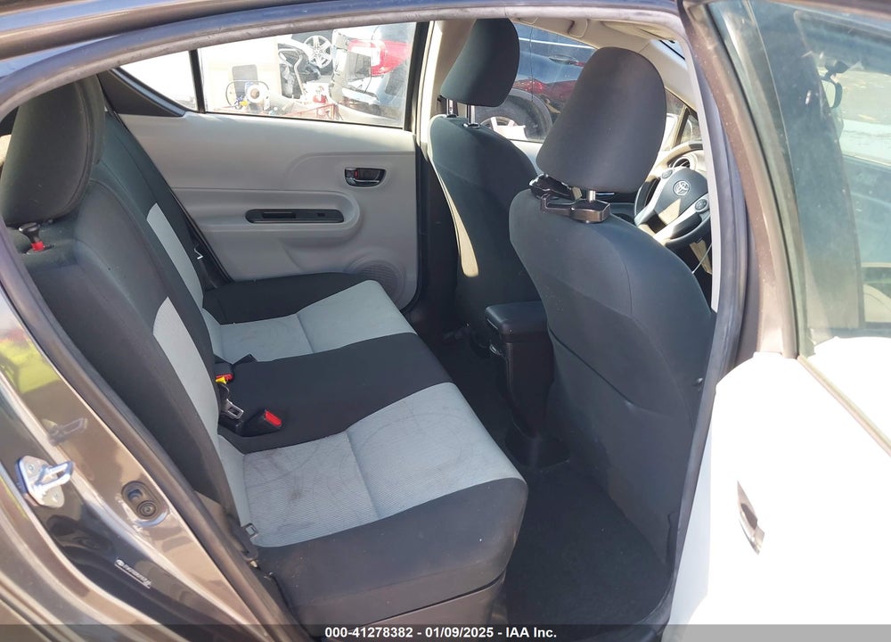 2013 TOYOTA PRIUS C THREE VIN: JTDKDTB39D1557544
