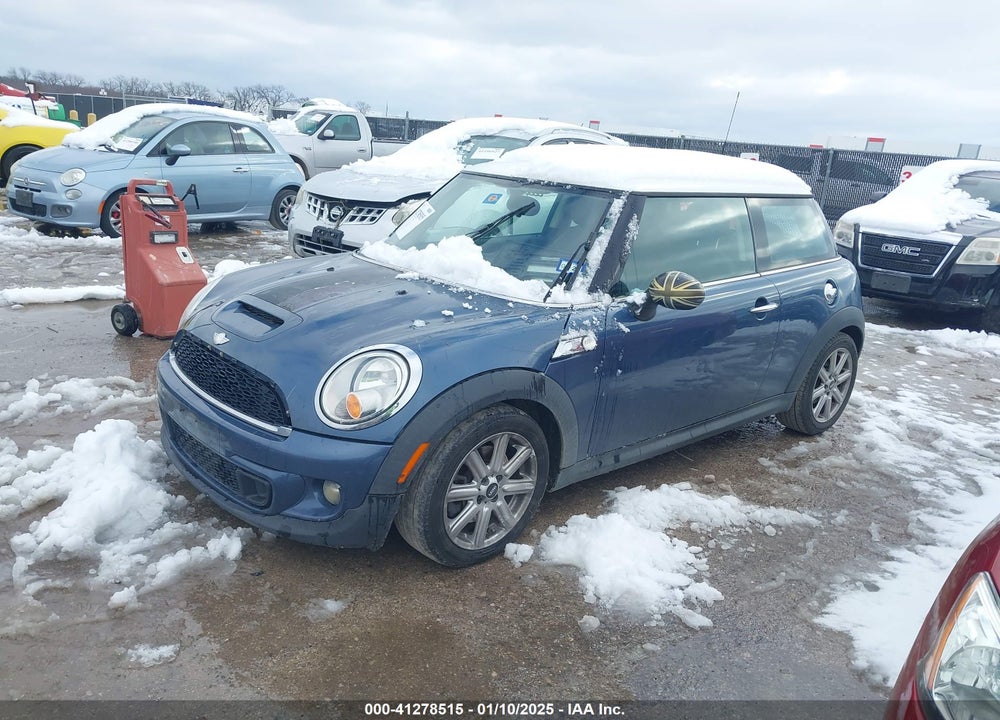 2011 MINI COOPER S VIN: WMWSV3C50BTY23321