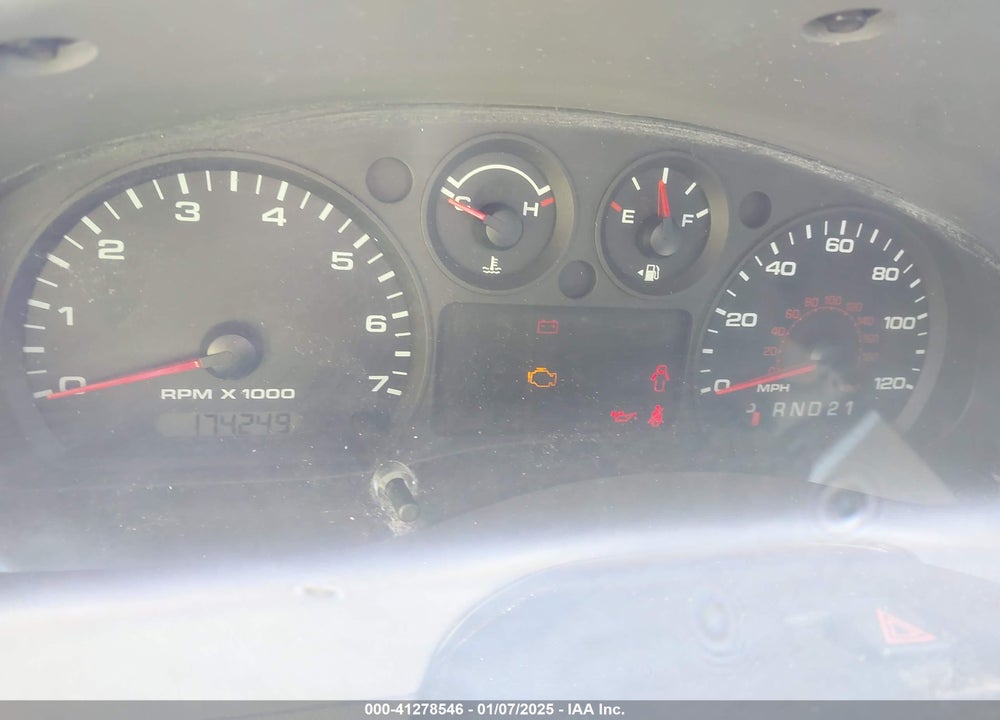 2011 FORD RANGER XLT VIN: 1FTKR1ED8BPA26355
