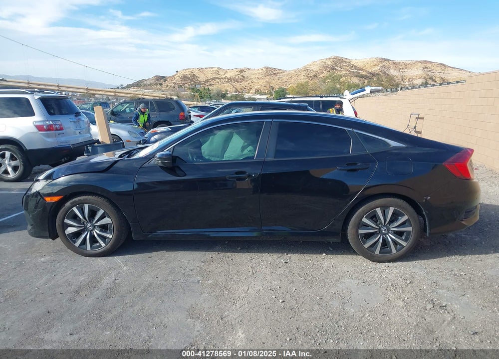2018 HONDA CIVIC VIN: 2HGFC2F56JH528284