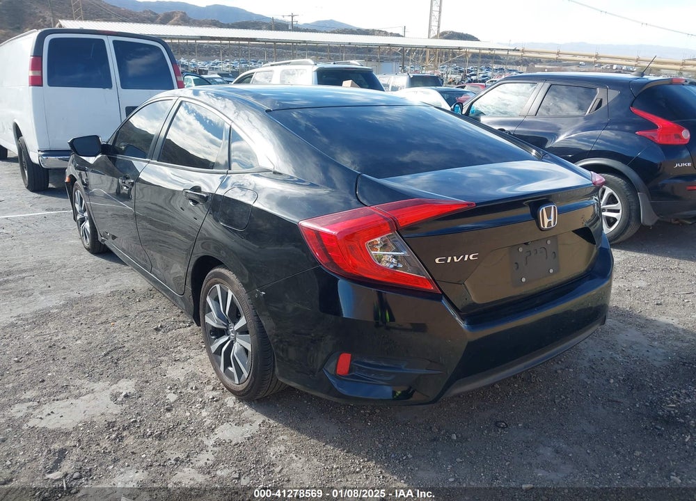 2018 HONDA CIVIC VIN: 2HGFC2F56JH528284