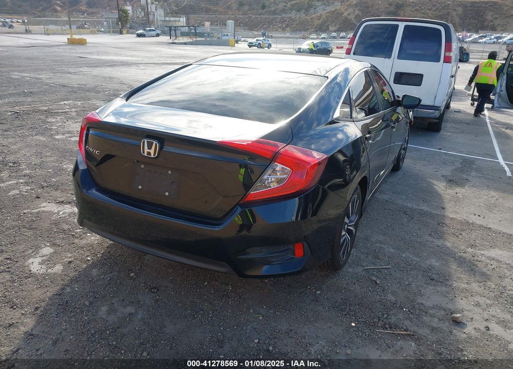 2018 HONDA CIVIC VIN: 2HGFC2F56JH528284