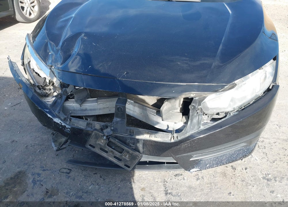 2018 HONDA CIVIC VIN: 2HGFC2F56JH528284