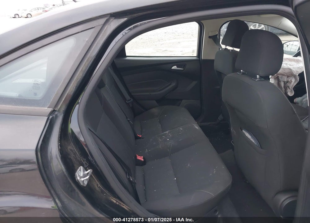 2015 FORD FOCUS VIN: 1FADP3F27FL269617