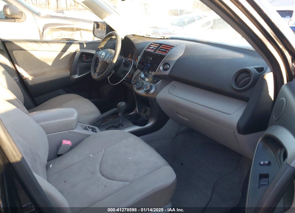 2009 TOYOTA RAV4 VIN: JTMBF33V395012353