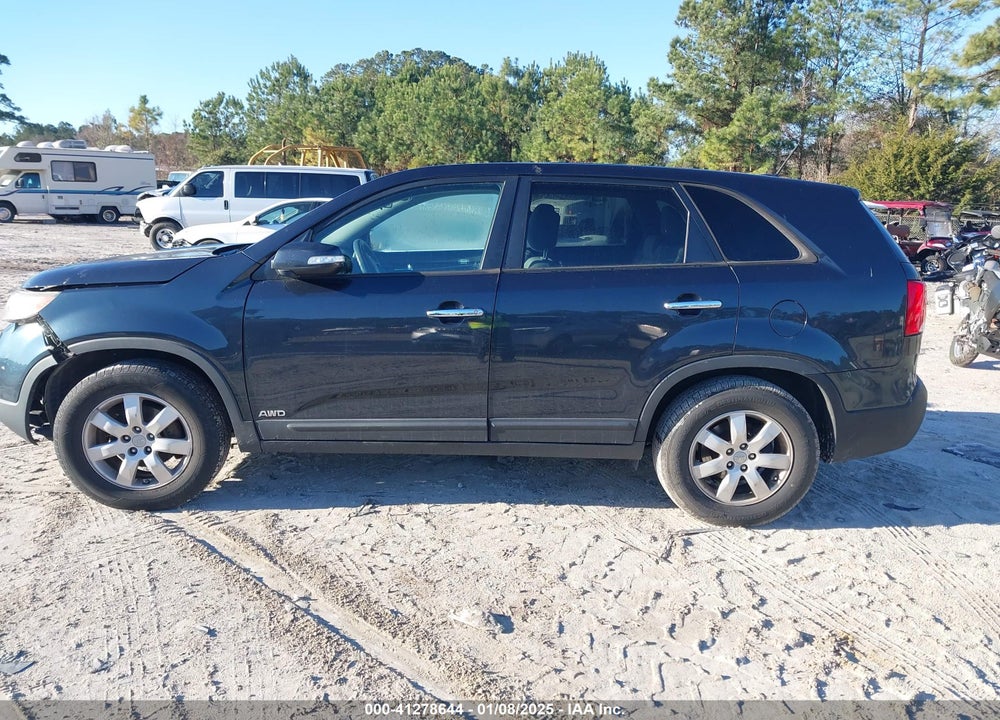 2013 KIA SORENTO VIN: 5XYKTDA62DG341510