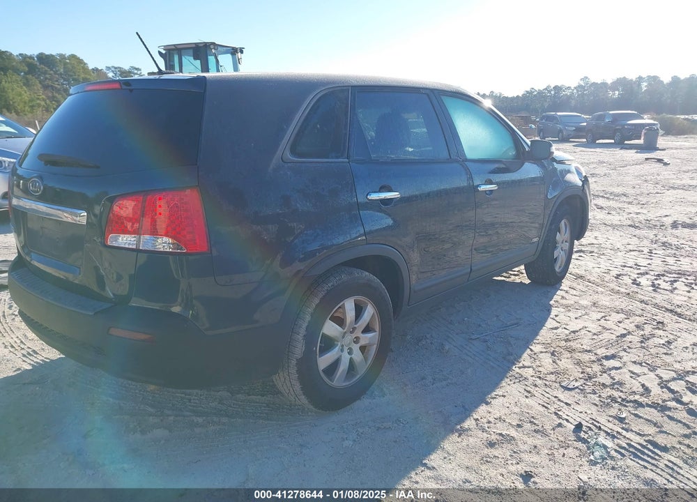 2013 KIA SORENTO VIN: 5XYKTDA62DG341510