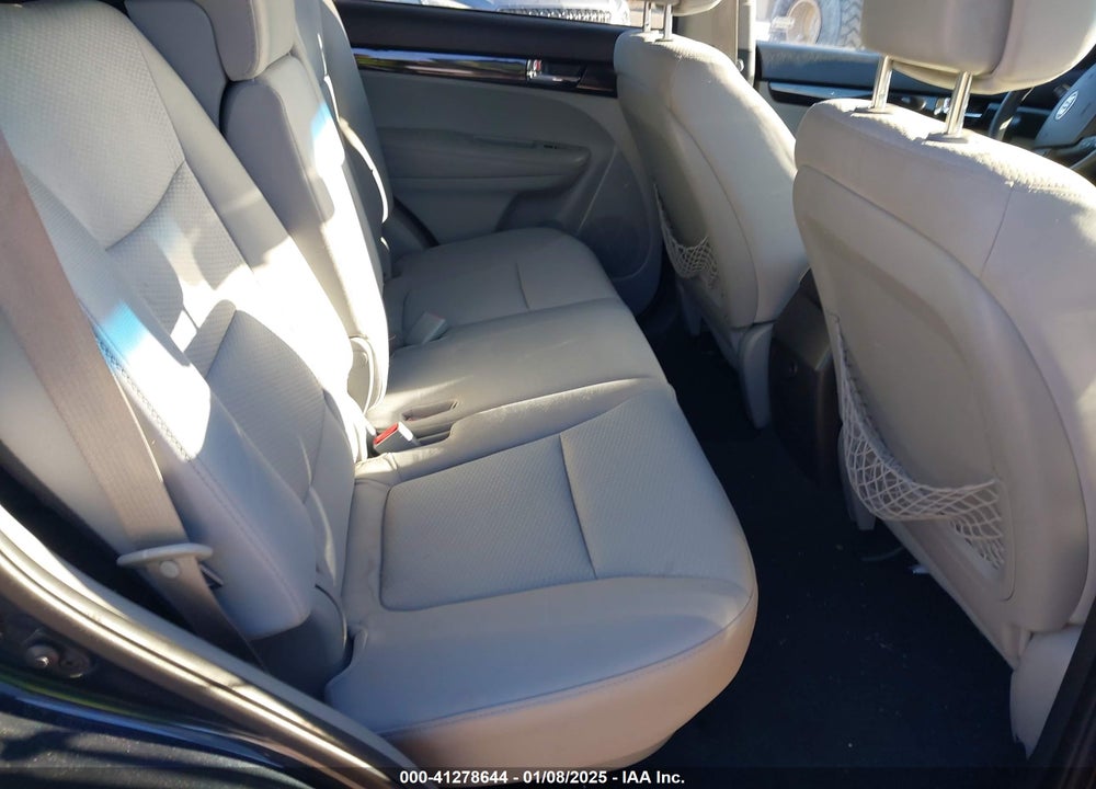 2013 KIA SORENTO VIN: 5XYKTDA62DG341510