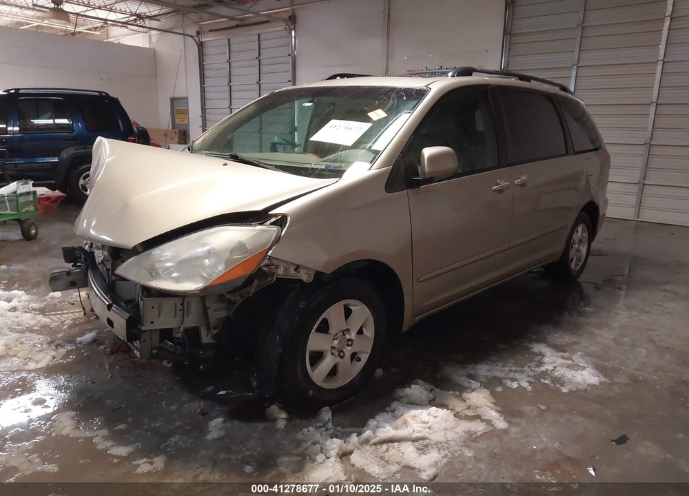 2010 TOYOTA SIENNA XLE VIN: 5TDYK4CC4AS315831