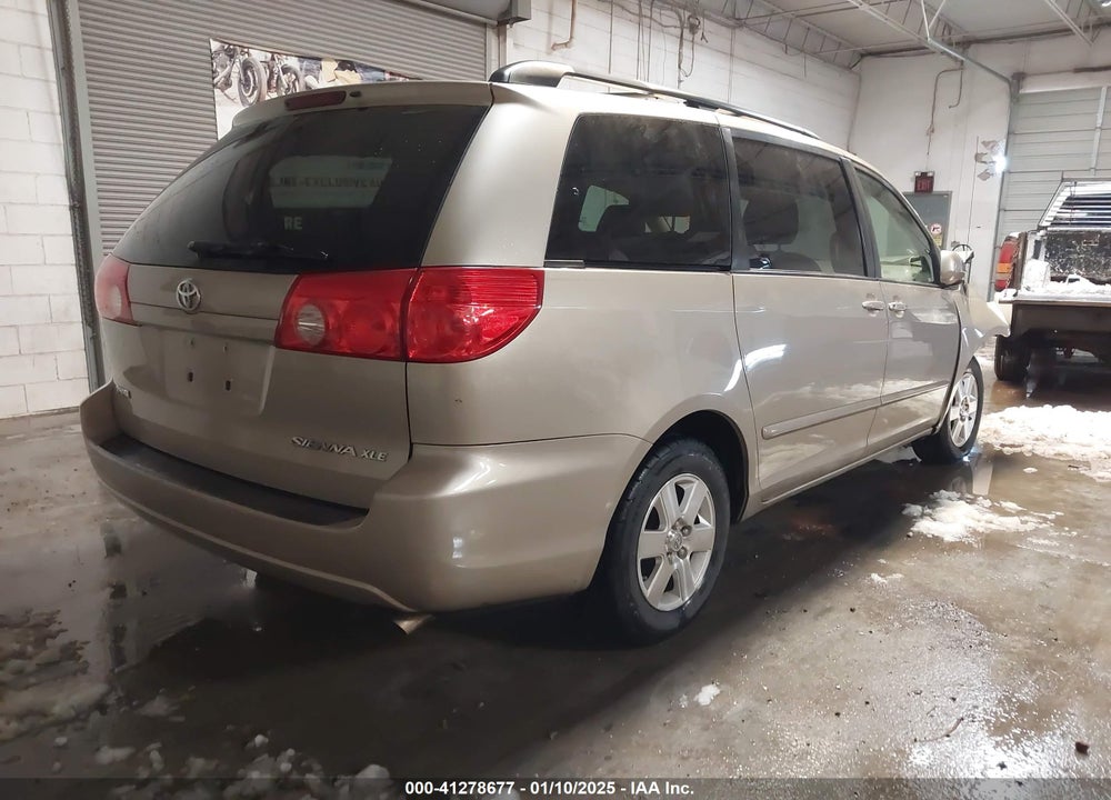 2010 TOYOTA SIENNA XLE VIN: 5TDYK4CC4AS315831