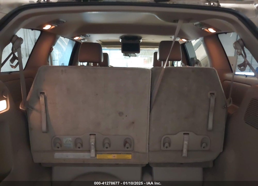 2010 TOYOTA SIENNA XLE VIN: 5TDYK4CC4AS315831