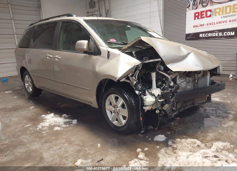 2010 TOYOTA SIENNA XLE VIN: 5TDYK4CC4AS315831