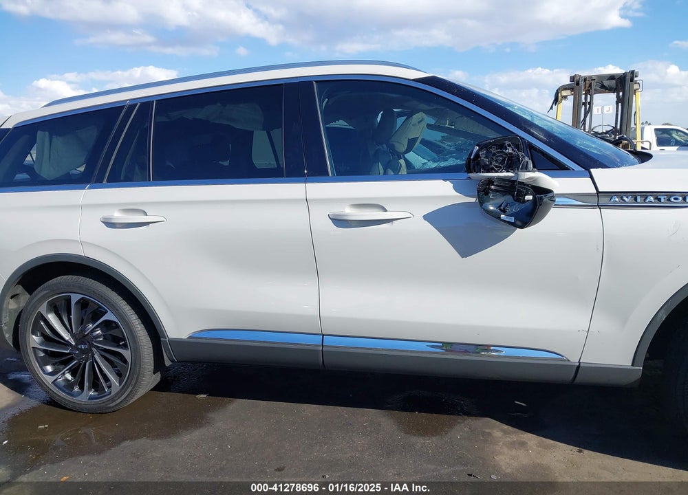 2023 LINCOLN AVIATOR RESERVE VIN: 5LM5J7WC0PGL14870